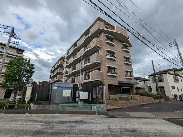 ロイヤルシャトー中村橋 外観