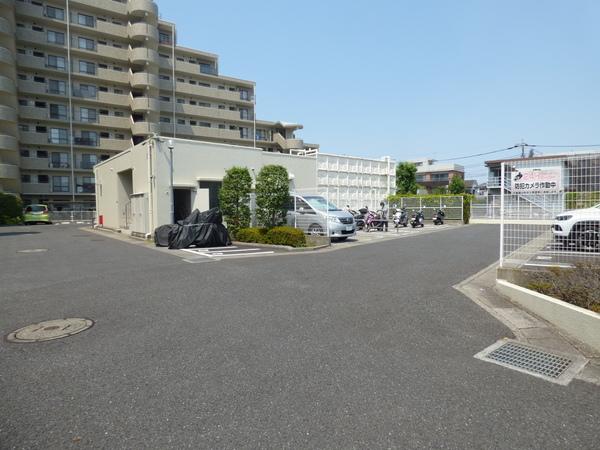 川口弥平パークホームズ 駐車場