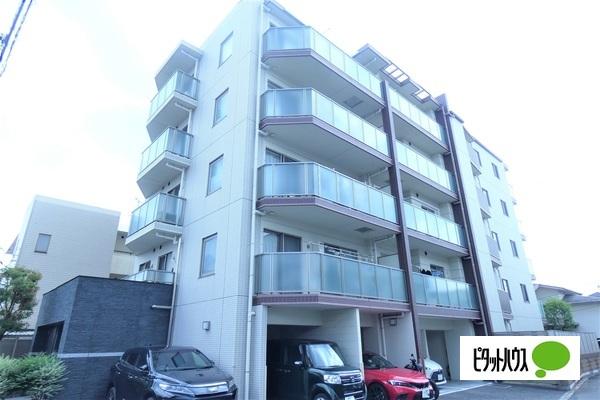 2014年11月築　鉄筋コンクリート造５階建て