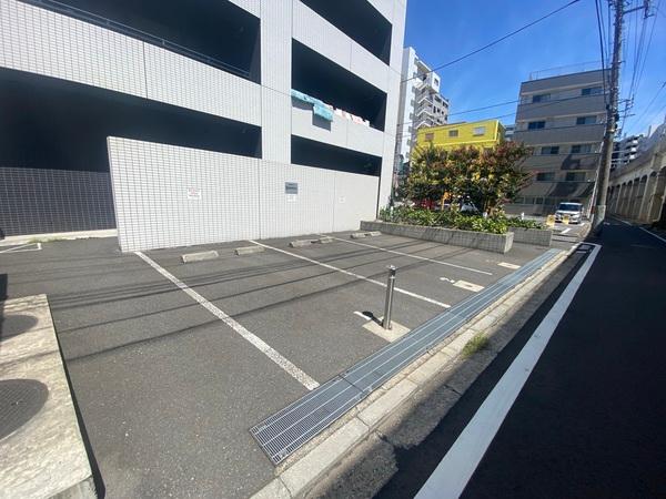 フェニックスヨコハマスクエア 駐車場