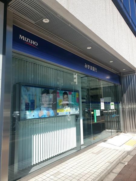 銀行