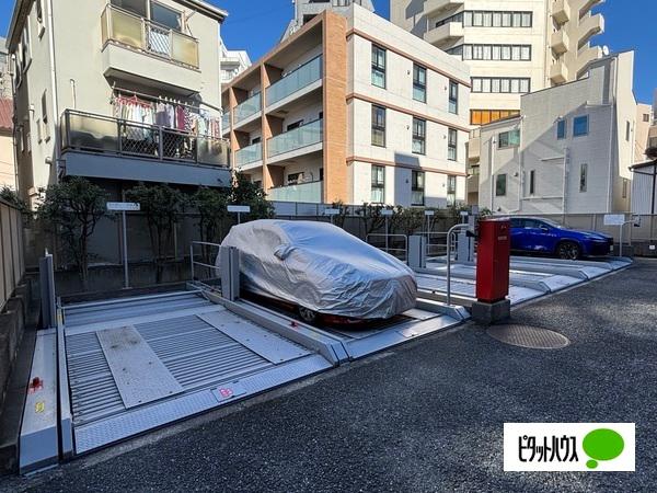 目白ヒルズ 駐車場