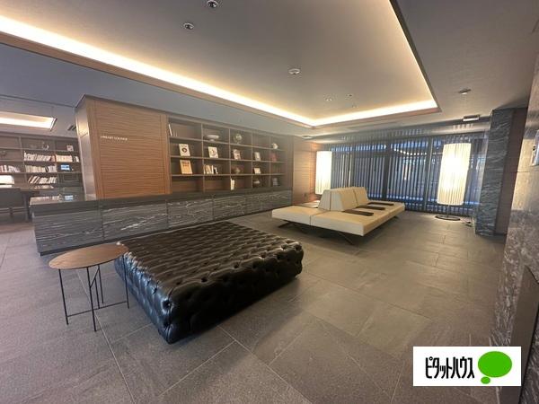 Brillia City 西早稲田 サウスコート　 ロビー