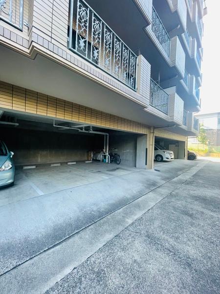 フローレンスパレス元住吉 駐車場