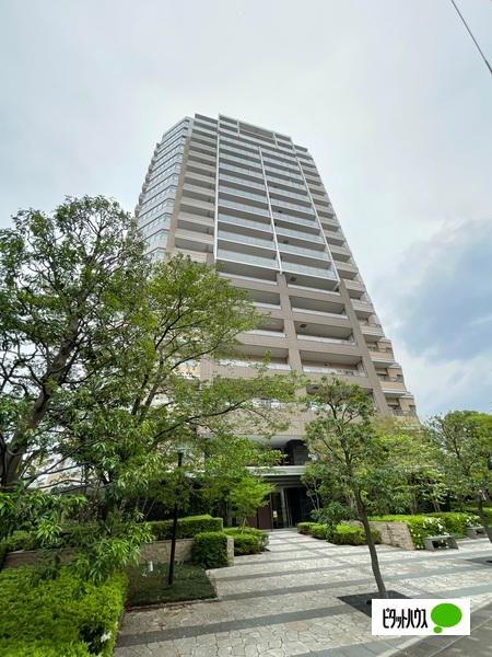 緑と調和したタワーマンション