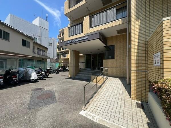ライオンズマンション磯子山王台 エントランス