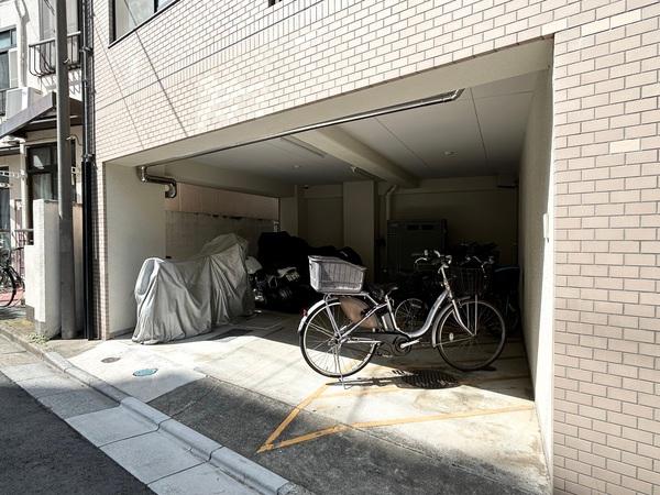 マートルコート中野上高田 駐車場