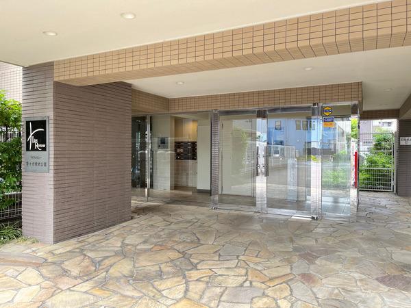 ライフレビュー等々力緑地公園 エントランス