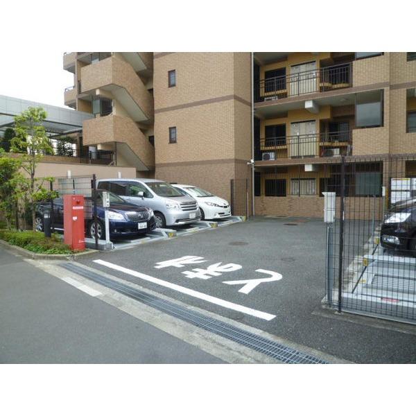 ルイシャトレつつじヶ丘フローラコート 駐車場
