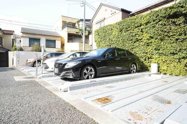 ライオンズマンション上池袋第２ 駐車場