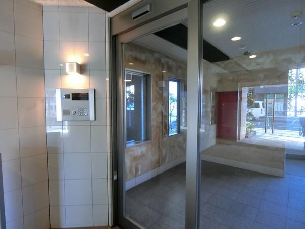 ワイズユウラク立川 エントランス