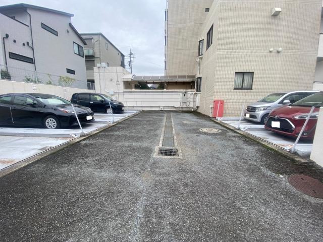 ピュアハイツ南万騎が原 駐車場