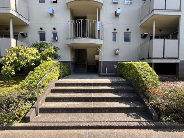増尾ハイツ２号棟 エントランス
