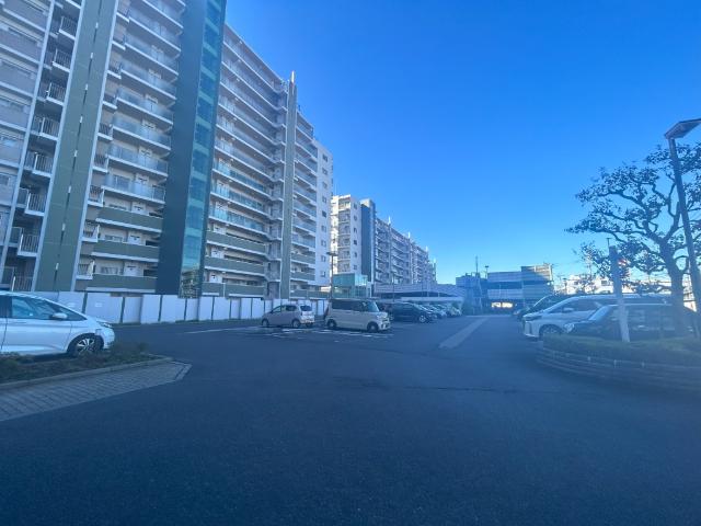 ゼファーヒルズ松戸フィオリーナ 駐車場
