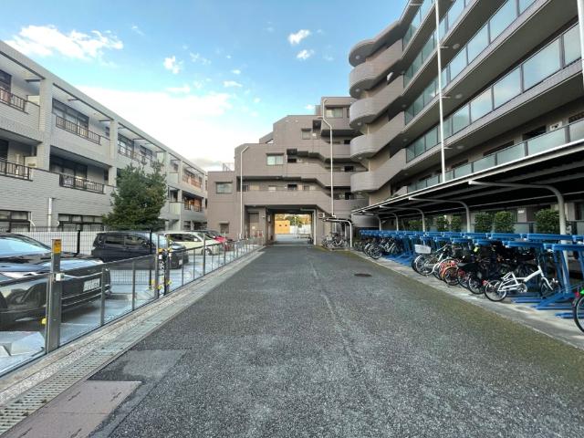 アーティザン西船橋 駐車場