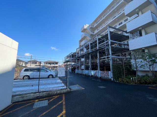 パインズセレクト柏豊四季 駐車場