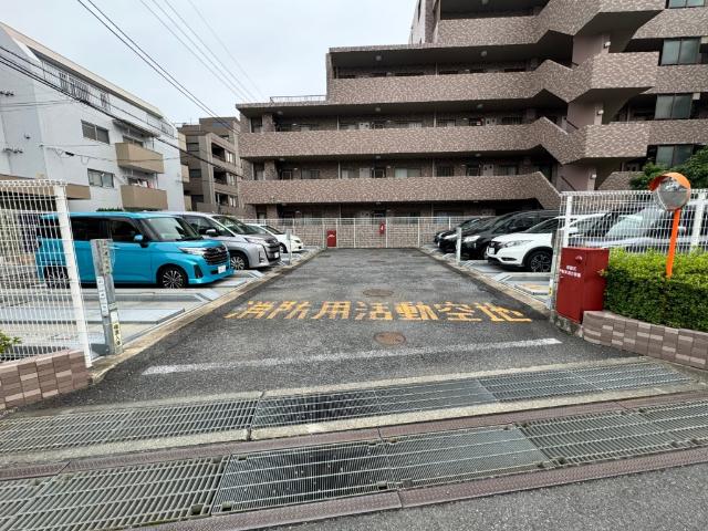 ルピナス朝霞台 駐車場