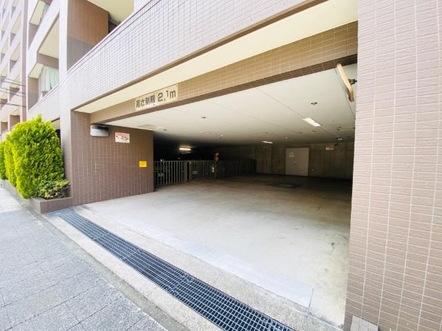 サンクレイドル横濱 駐車場