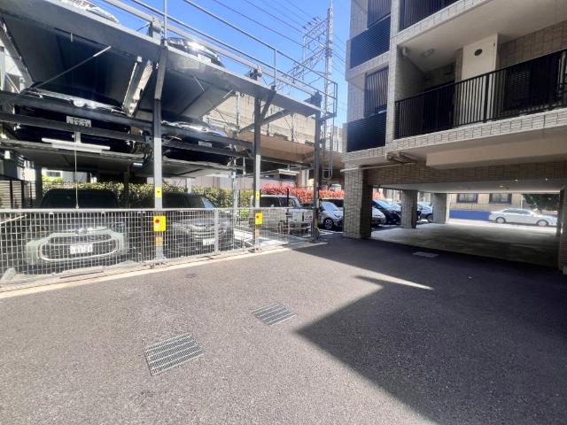 エクセレントシティ市川鬼高 駐車場