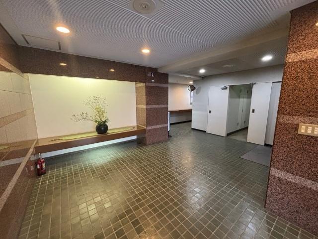 有栖川ナショナルコート ロビー