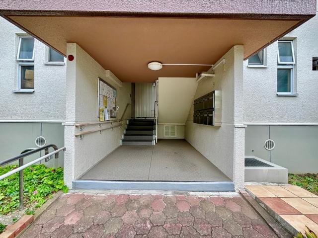 東新井団地　９号棟 エントランス