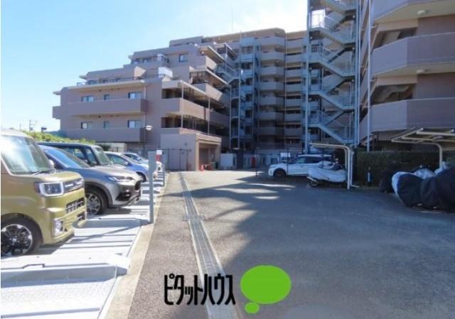 レクセルガーデン武蔵砂川 駐車場