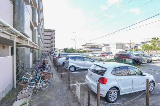 鵠沼スカイマンション 駐車場