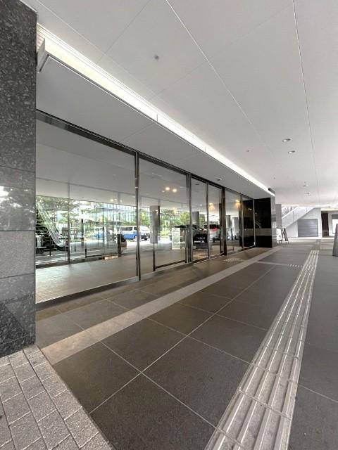 ＤＥＵＸ　ＴＯＵＲＳ　ＣＡＮＡＬ＆ＳＰＡ　ＥＡＳＴ ロビー