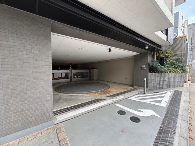 オープンレジデンシア横浜台町 駐車場
