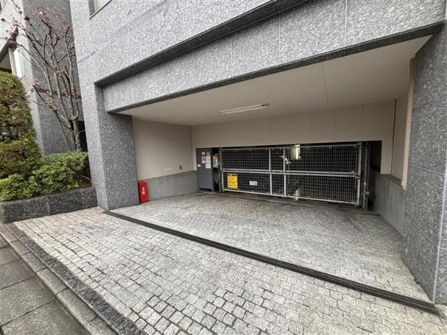 神宮前シティハウス 駐車場
