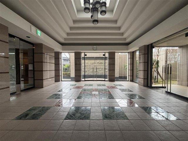 サーパス戸田公園 ロビー