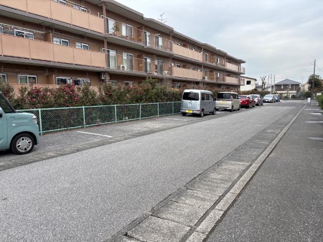 江戸川台ハイツＤ棟 駐車場