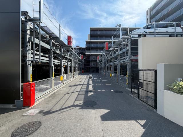 レーベン横浜山手 ONE WARD COURT 駐車場