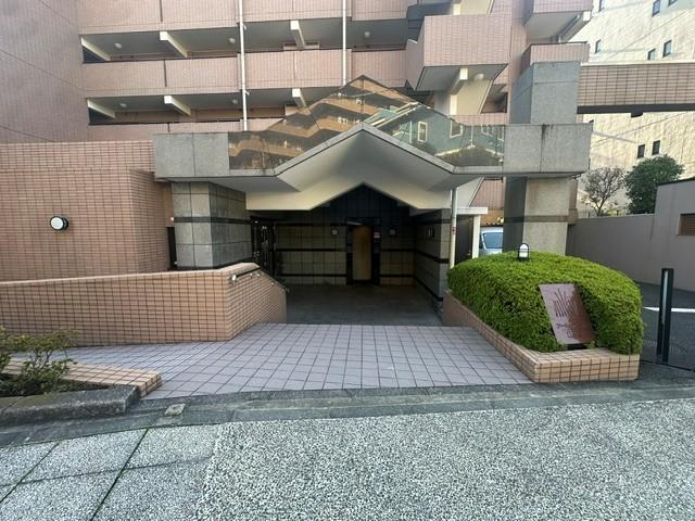 アールヴェール山手根岸森林公園 エントランス