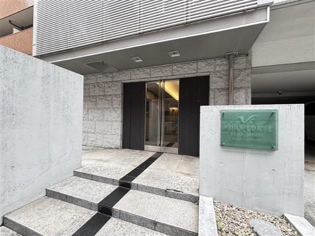 ヴォーガコルテ東新宿 エントランス