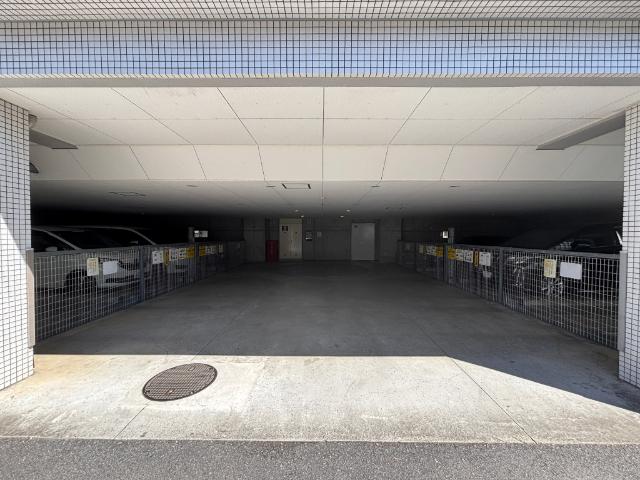 ライオンズステーションプラザ十日市場 駐車場