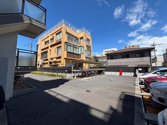 ライオンズガーデン金町 駐車場