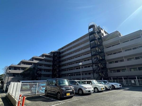 ラルゴ東松戸 駐車場