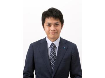 スタッフのサムネイル