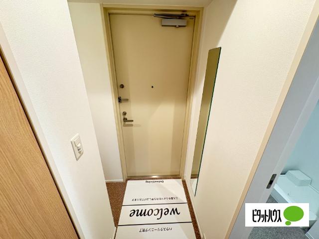 ロイジェント西新井 玄関