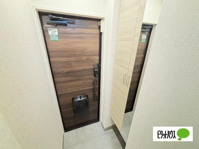 セレスティア竹の塚 玄関