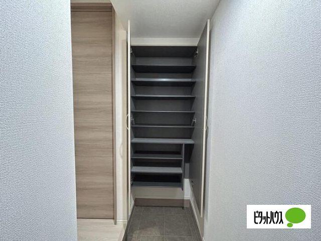 メゾンアーク西新井 玄関