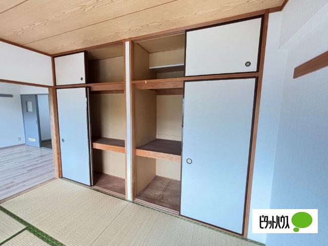 アゼリアハイツ 収納