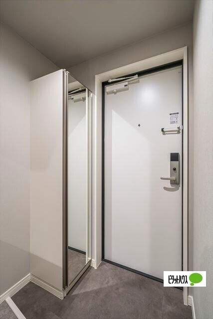 k1 apartments 玄関