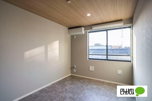 k1 apartments リビング