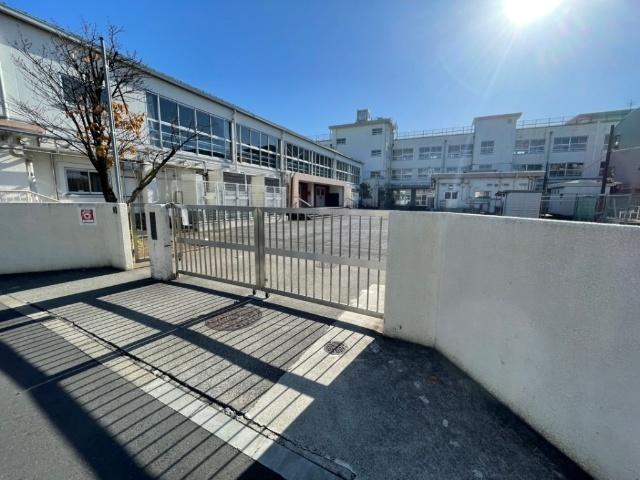 足立区立花畑小学校：536m