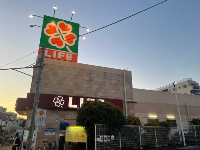 ライフ扇大橋駅前店：708m