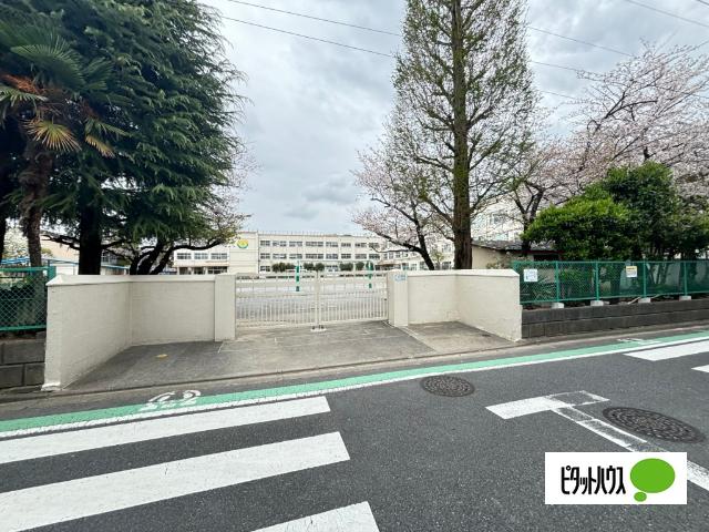 足立区立花保小学校：384m