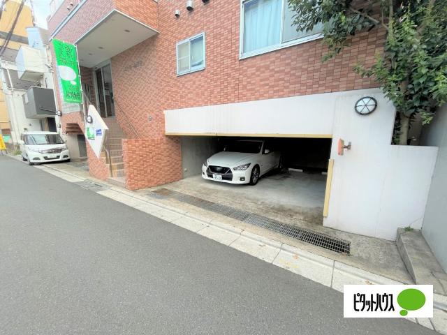 エトワール王子 駐車場