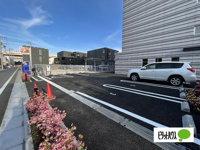 ホーリーホック 駐車場